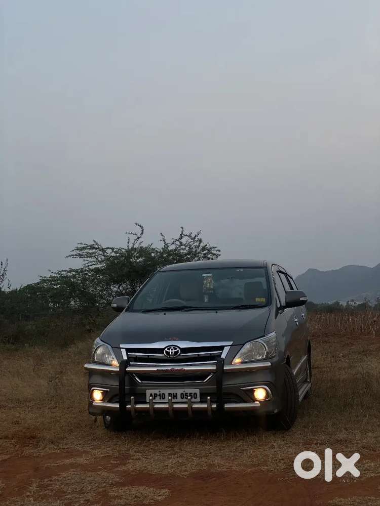 Toyota Innova 2014 Diesel Well Maintained