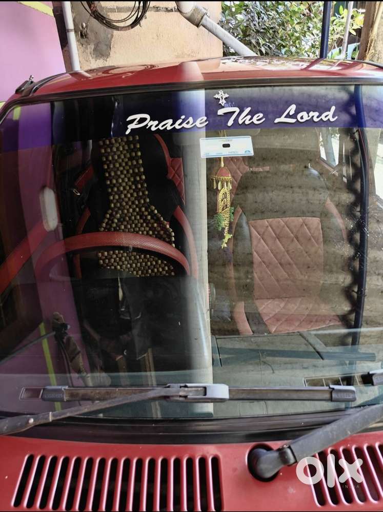 Maruti Suzuki 800 - Bright Red