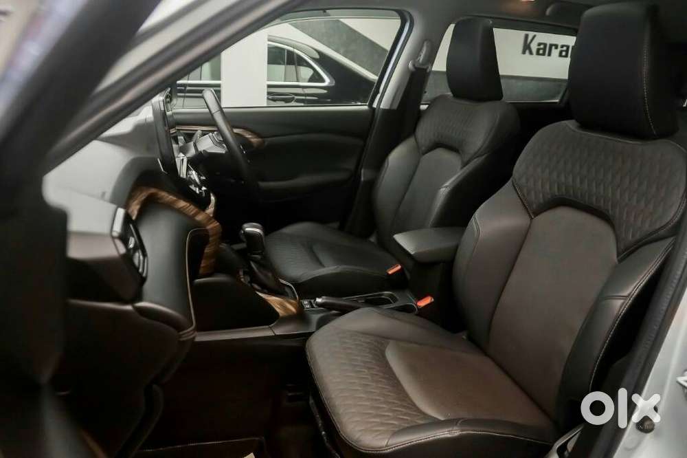 Maruti Suzuki Grand Vitara 1.5 Alpha Plus Intelligent Hybrid Ecvt, 2..