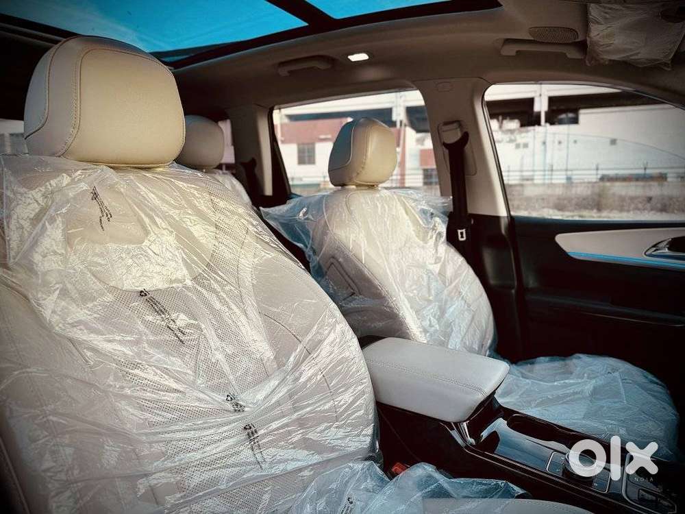 Mahindra Xuv700 2.2 Ax 7 Diesel At Luxury Pack Str, 2024, Diesel