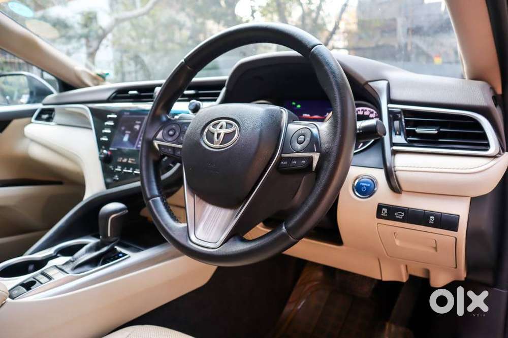 Toyota Camry Hybrid, 2019, Petrol