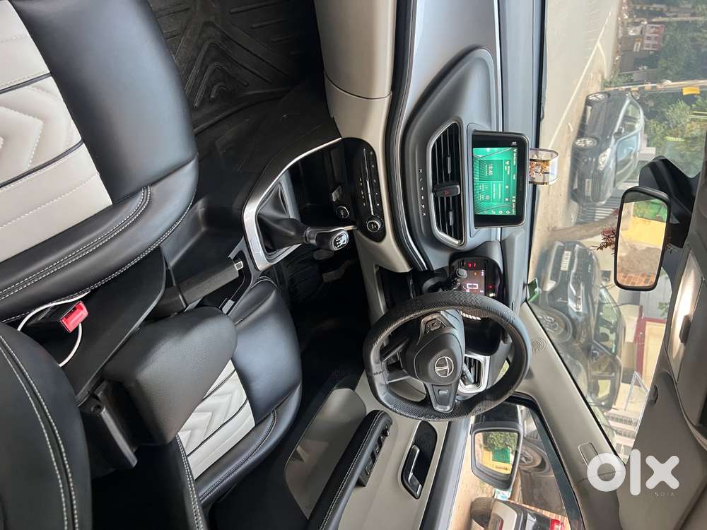 Tata Altroz 2023 Xz Cng Alloys, Touchscreen , Mint Condition23000kms