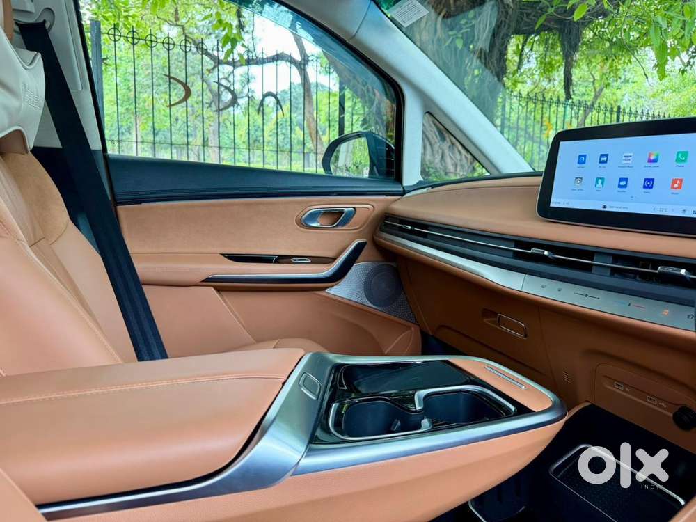 Mg M9 Presidential Limo, 2025, Electric