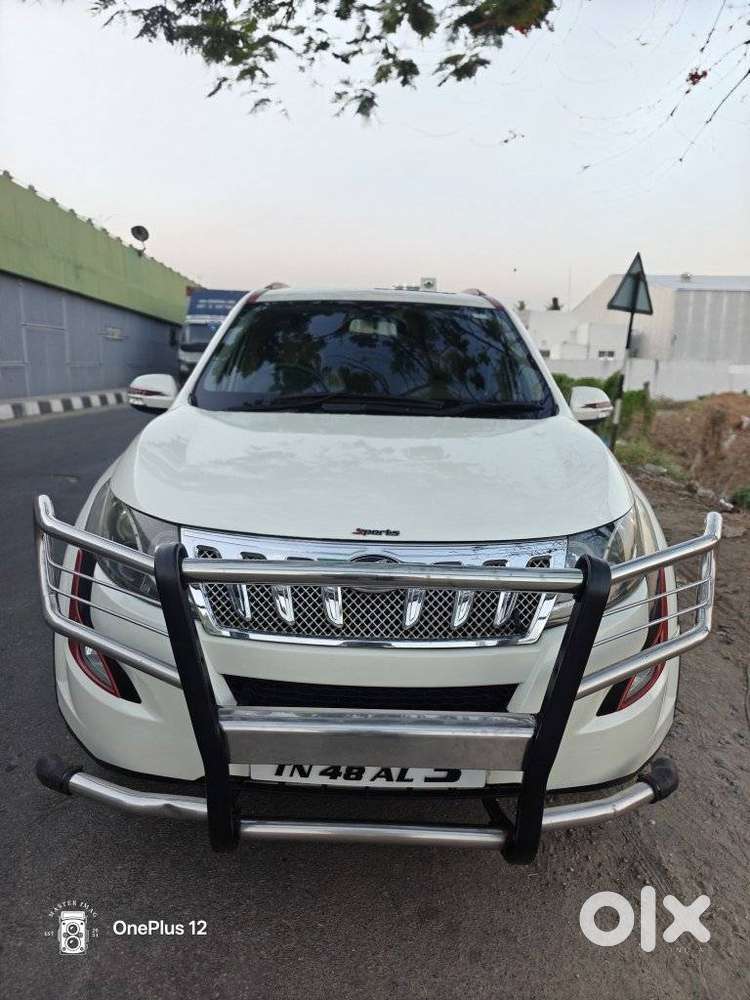 Mahindra Xuv500 2.2 W10 Sportz Edition Mt, 2017, Diesel