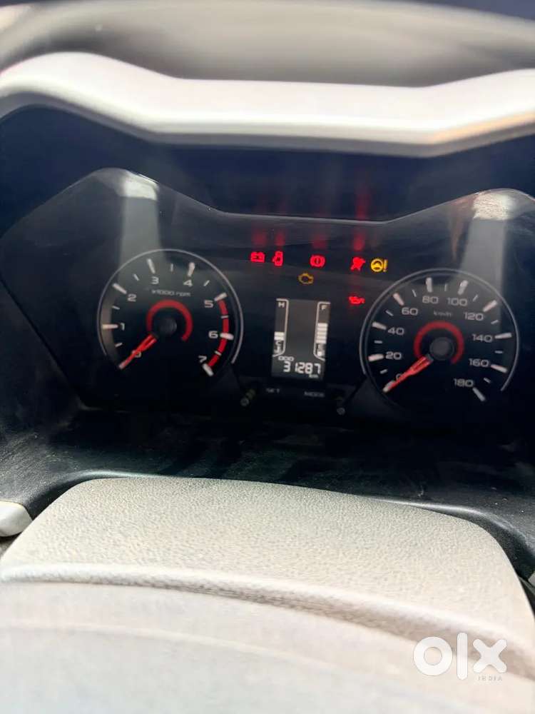 Mahindra Kuv 100 2016 Petrol 33000 Km Driven