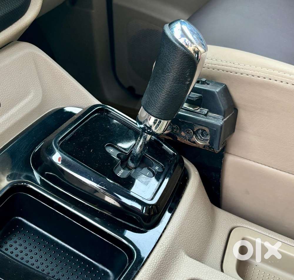 Mahindra Tuv 300 T8 Amt (automatic), 2018, Diesel