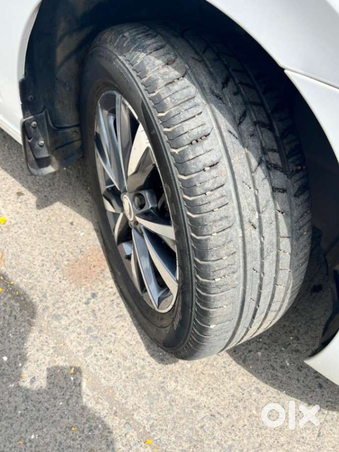 Skoda Slavia 1.0 Tsi Style At, 2023, Petrol