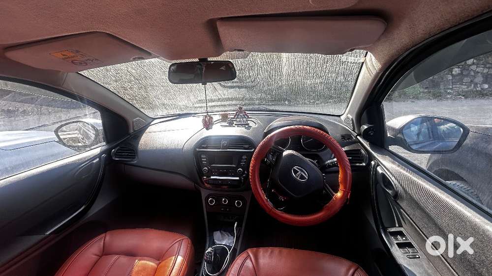 Single Hand Running Car