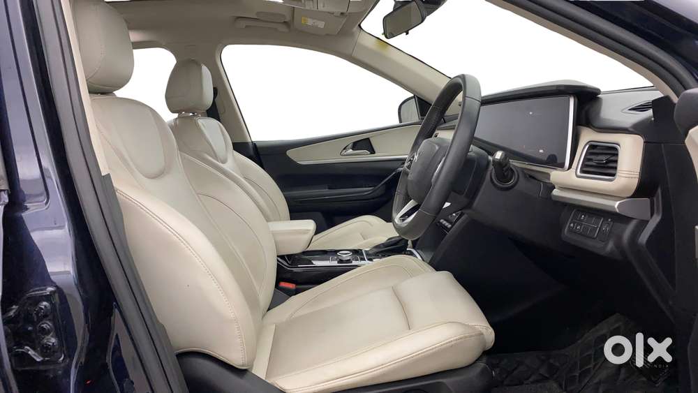 Mahindra Xuv700 2.2 Ax 7 Diesel At Luxury Pack Str, 2022, Diesel