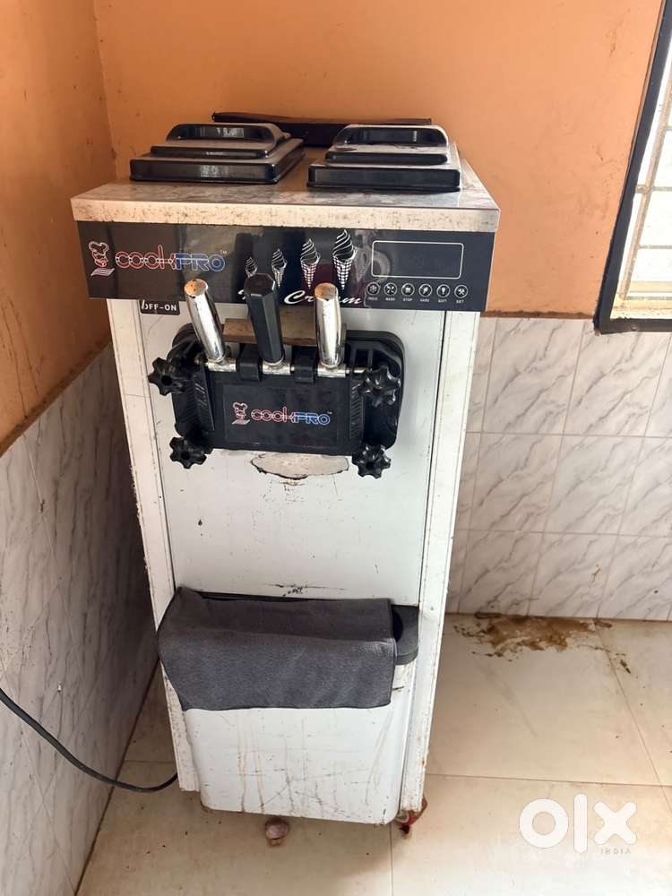 Softy machine / ice cream machine