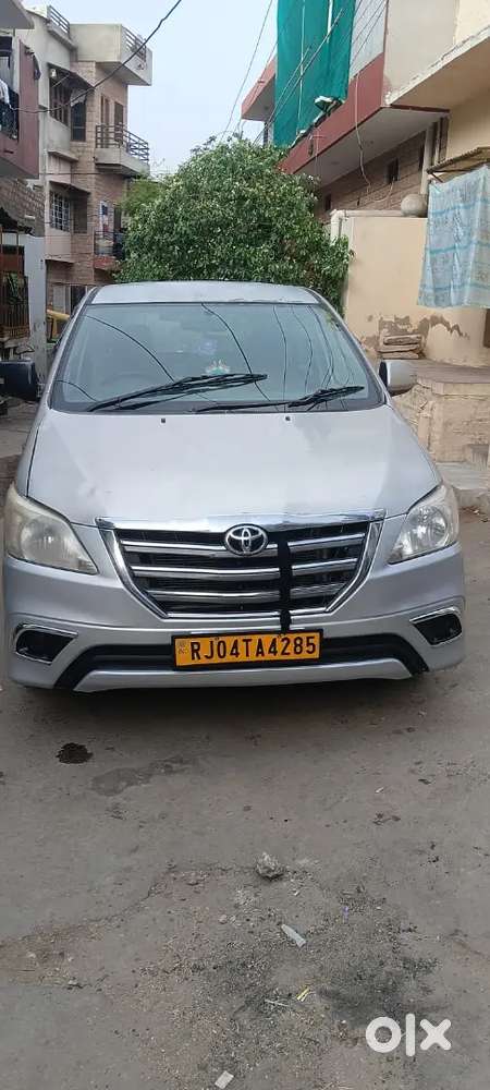 Toyota Innova 2014 Diesel 95000 Km Driven