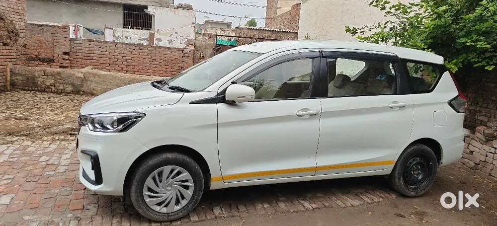 Maruti Suzuki Ertiga 1.5 Vxi Smart Hybrid 2025