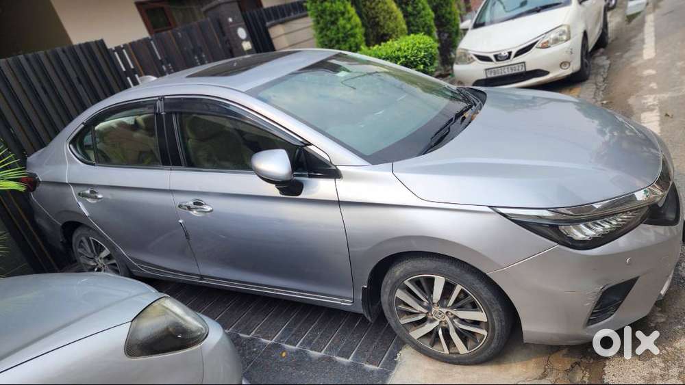 Automatic Top Model 2020. In Immaculate Condition 24000 Km Only Driv
