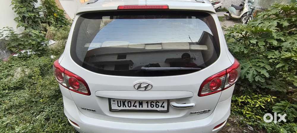 Hyundai Santa Fe 2012 Diesel Well Maintained.