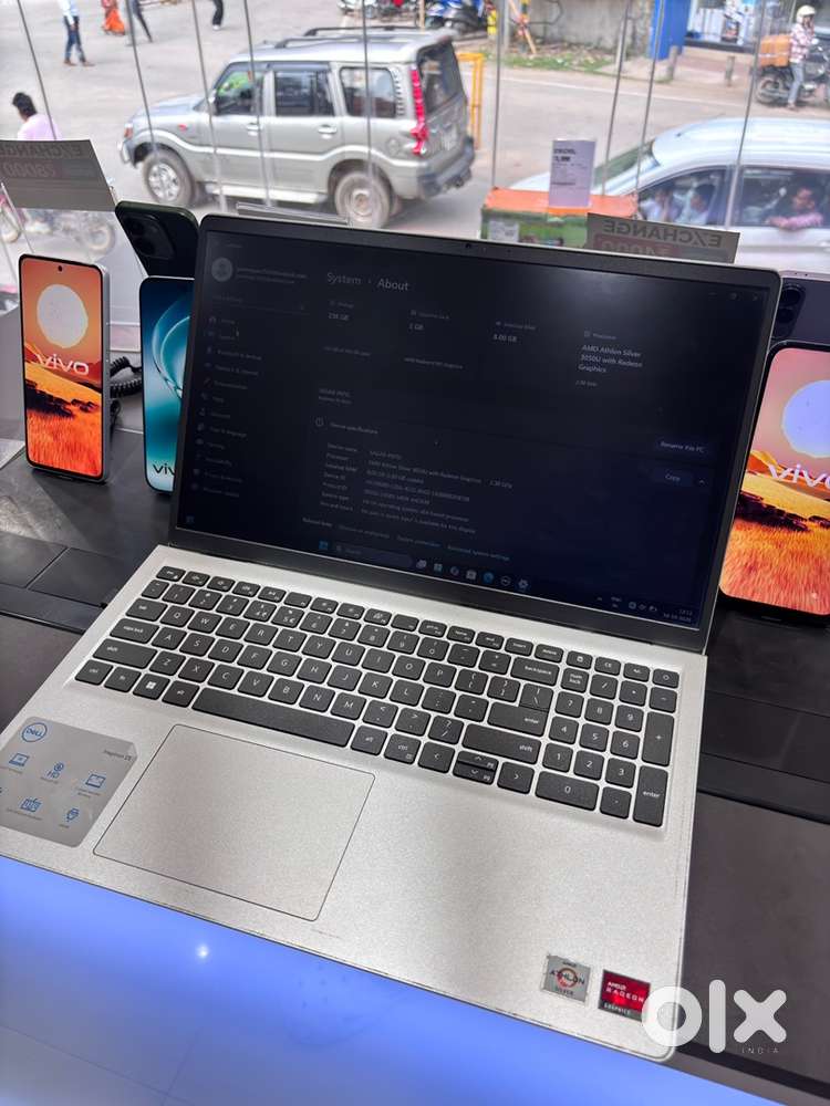 Dell inspiron 15 3525 laptop ||AMD ATHLON SILVER 3050U 8RAM /256SSD