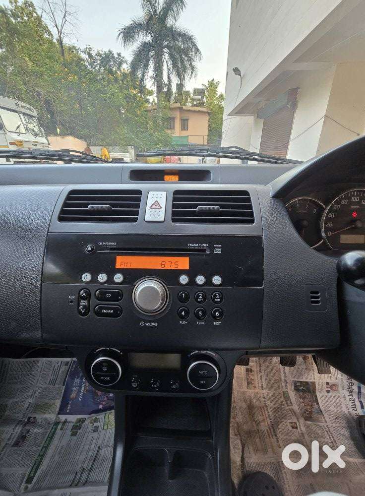 Maruti Suzuki Swift Zxi, 2011, Petrol