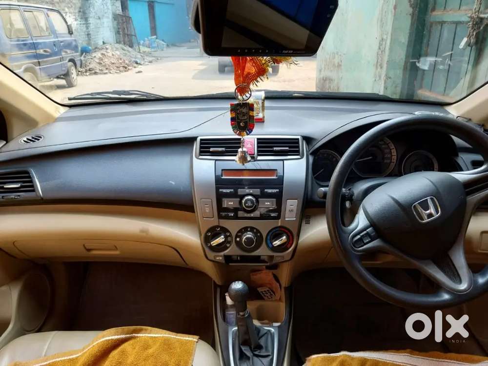 Honda City Hybrid V 2015