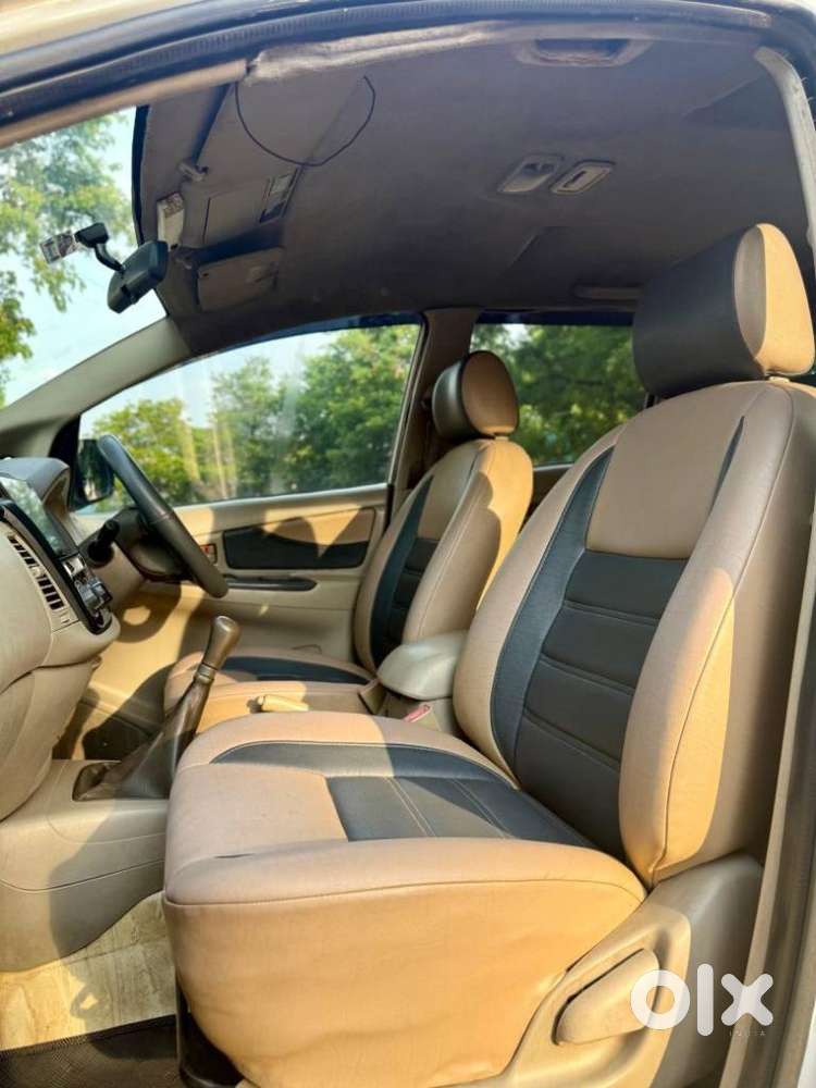 Toyota Innova 2.5 G (diesel) 8 Seater, 2012, Diesel