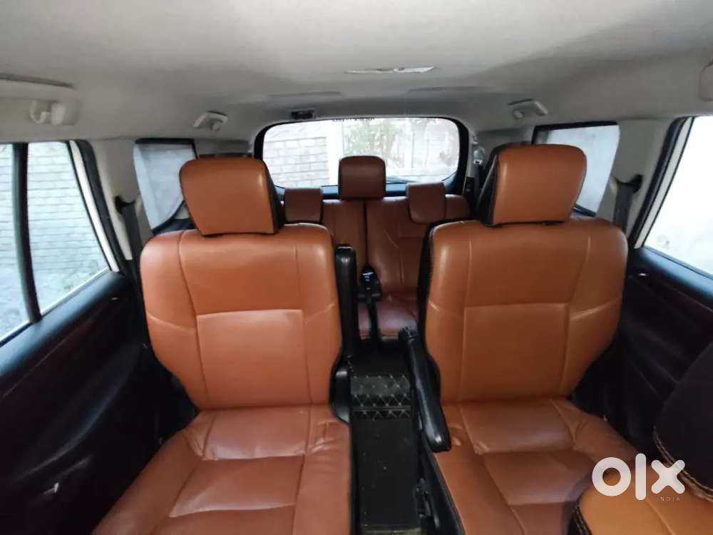 Toyota Innova Crysta 2017 Petrol Mt 7 Str