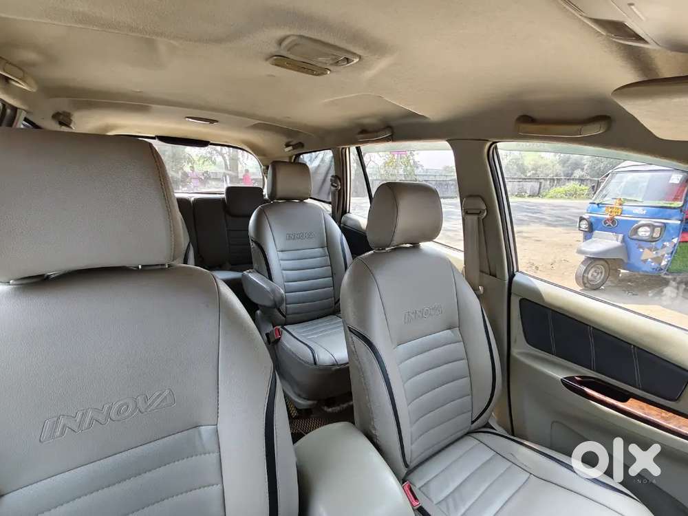 Toyota Innova 2.5 V 2014