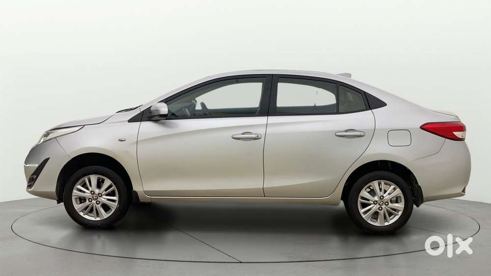 Toyota Yaris J Cvt, 2020, Petrol