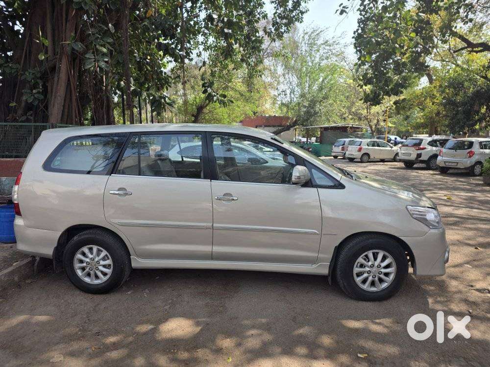 Toyota Innova 2.5 V 8 Str, 2012, Diesel