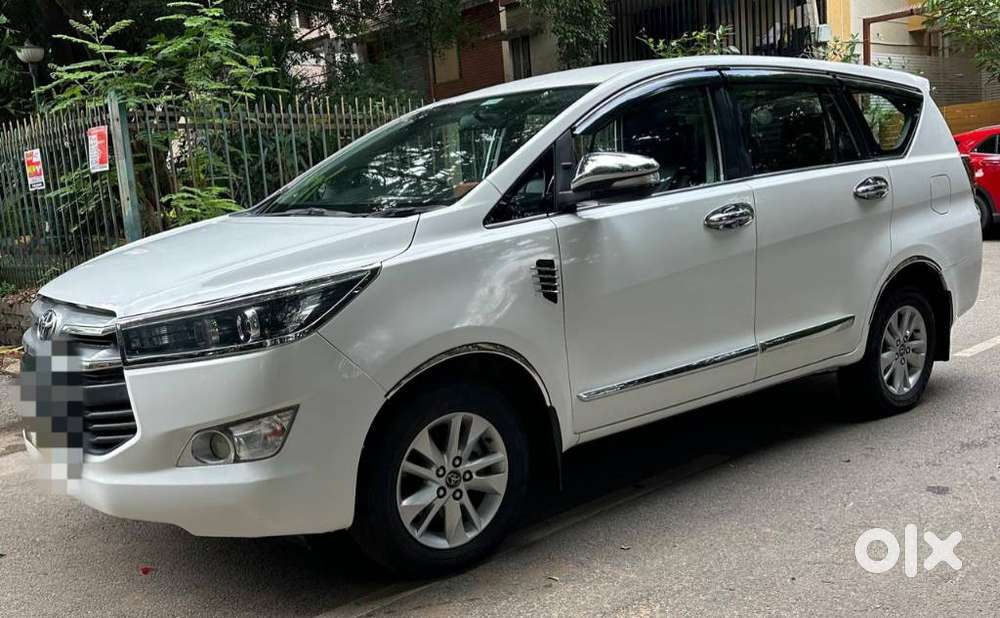 Toyota Innova Crysta 2.4 V, 2016, Diesel