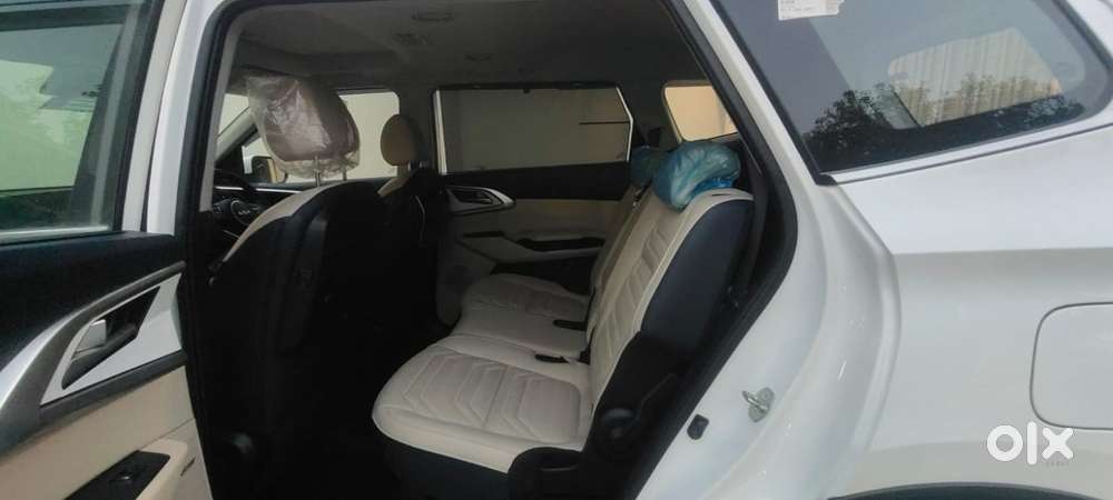 Kia Carens 1.5 Luxury Plus Turbo Dct 7 Str, 2023, Petrol