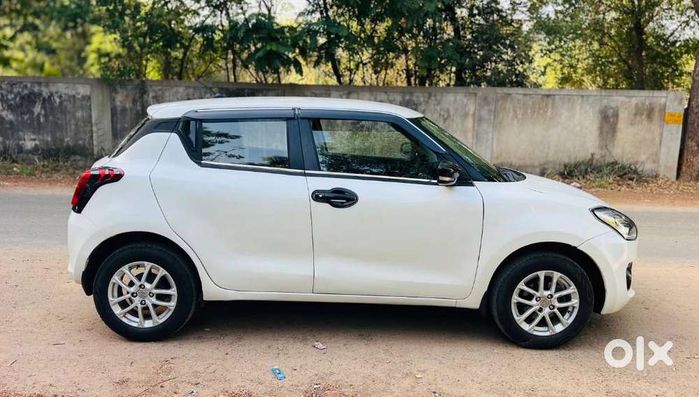Maruti Suzuki Swift Vxi + Manual, 2022, Petrol
