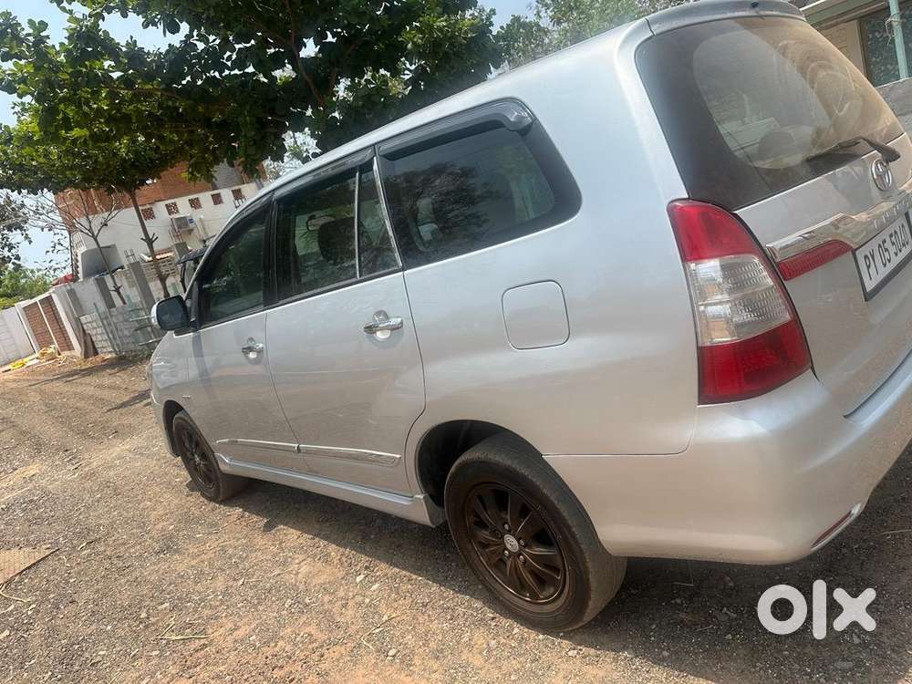 Toyota Innova 2016 Diesel 350000 Km Driven
