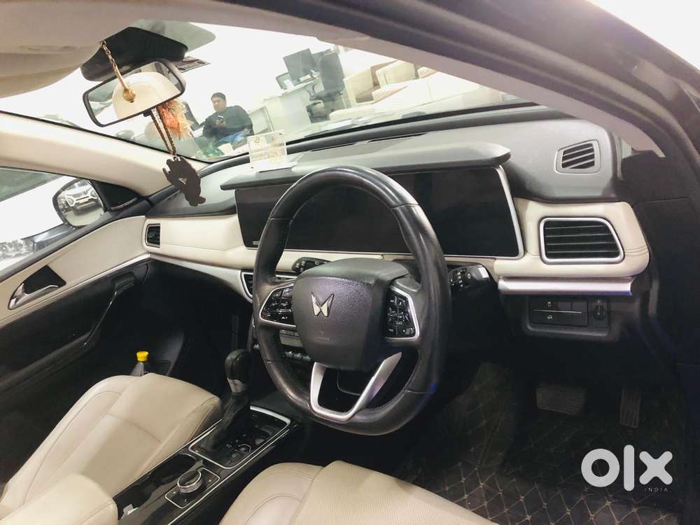 Mahindra Xuv700 2.2 Ax 7 Diesel At Luxury Pack Str, 2022, Diesel