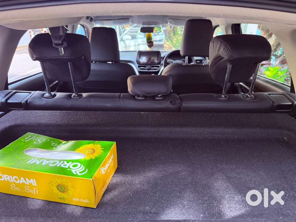 Toyota Urban Cruiser Hyryder Petrol Manual 2024