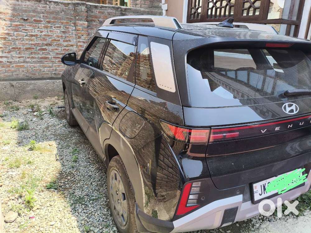 Venue Hx5+ Facelift Petrol
