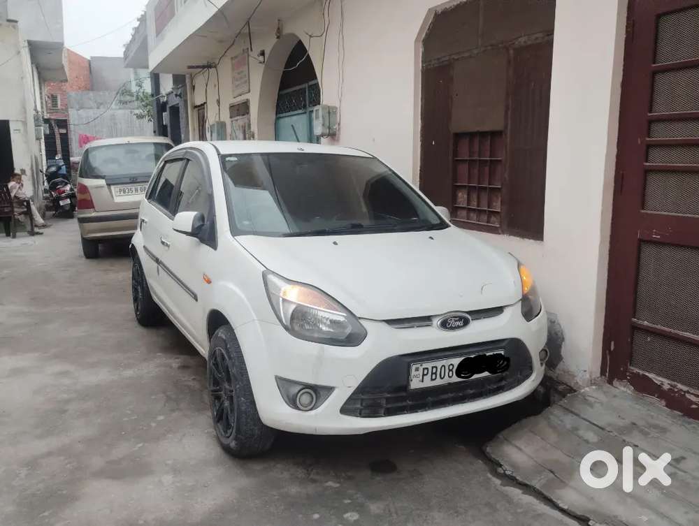 Ford Figo Diesel Zxi 2012 Km Driven