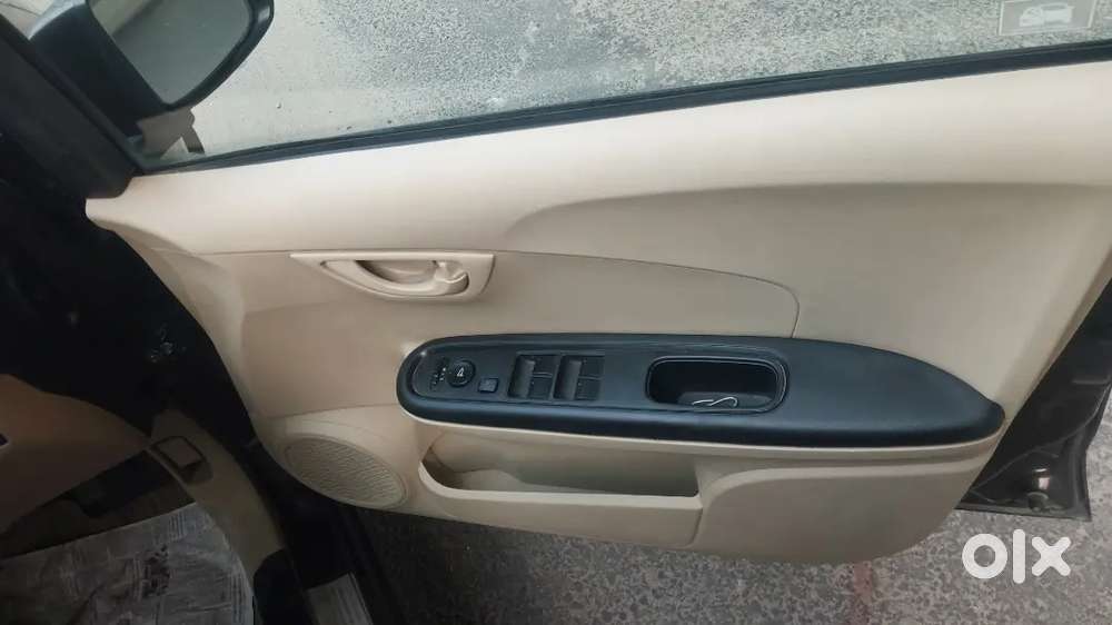 Honda Amaze 2017 Petrol 37000 Km Driven Ist Owner