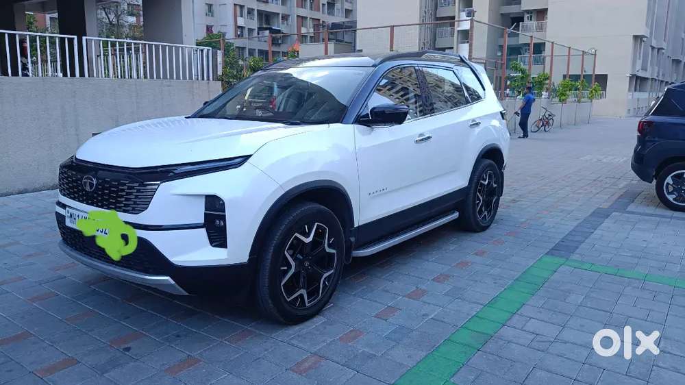 Tata Safari 2025, Top End,  Diesel 15900 Km Driven.