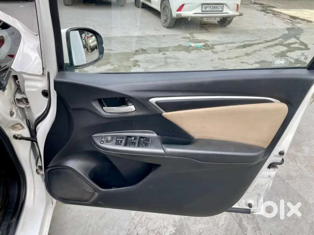 Honda Jazz 2016 Petrol 71500 Km Driven