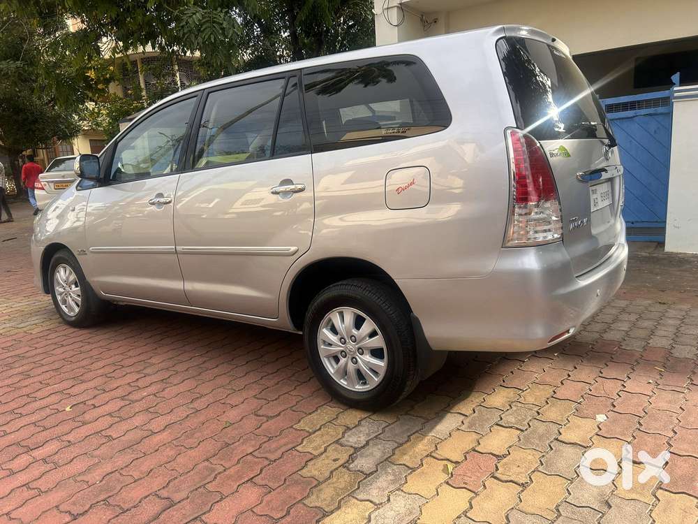Toyota Innova 2.5 V 7 Str, 2011, Diesel
