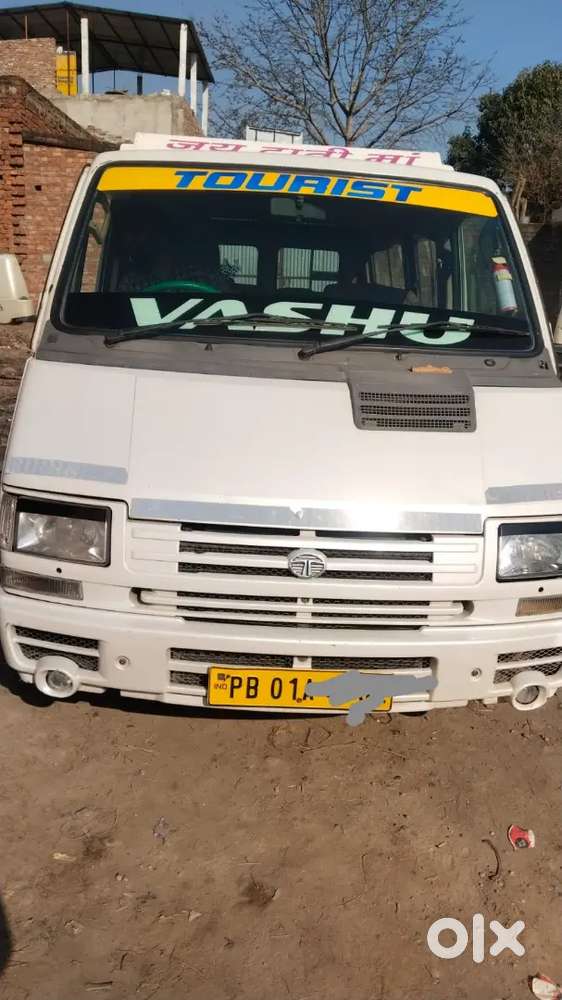 Tata Winger 2014 Diesel Deluxe Roof