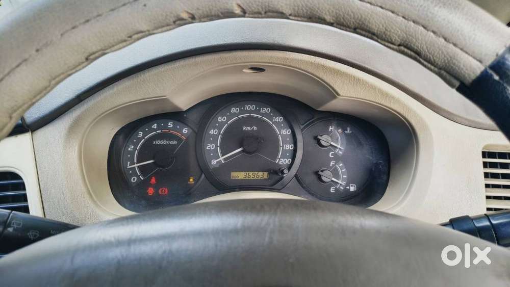 Toyota Innova 2.5 V Diesel 8-seater, 2008, Diesel