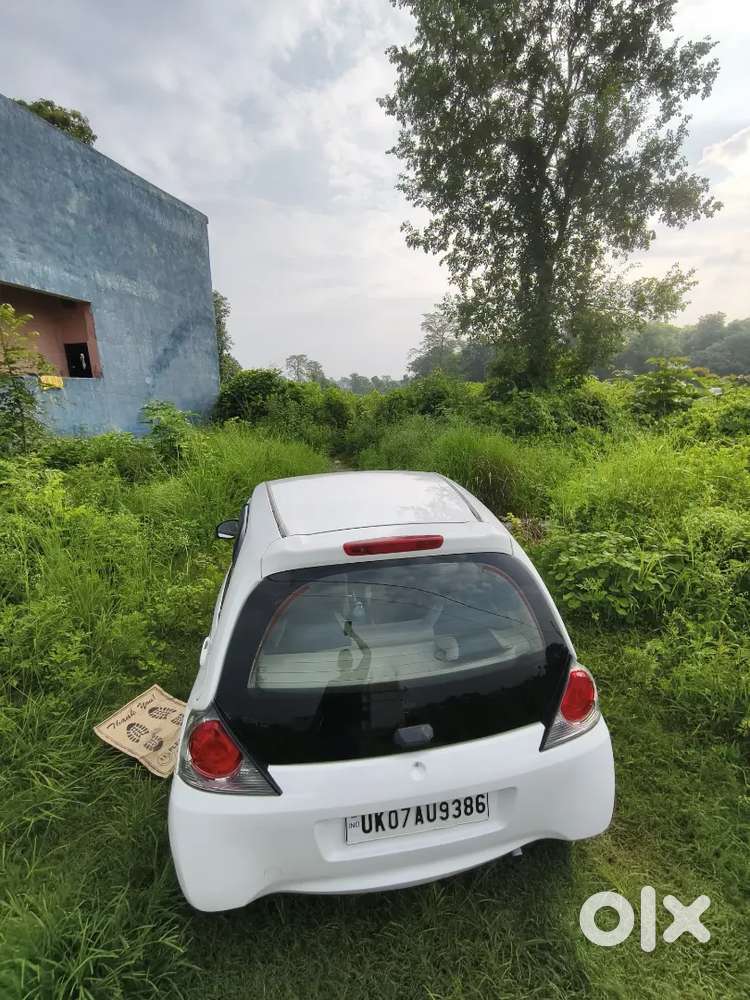 Well-maintained Honda Brio Petrol (manual) 2013,