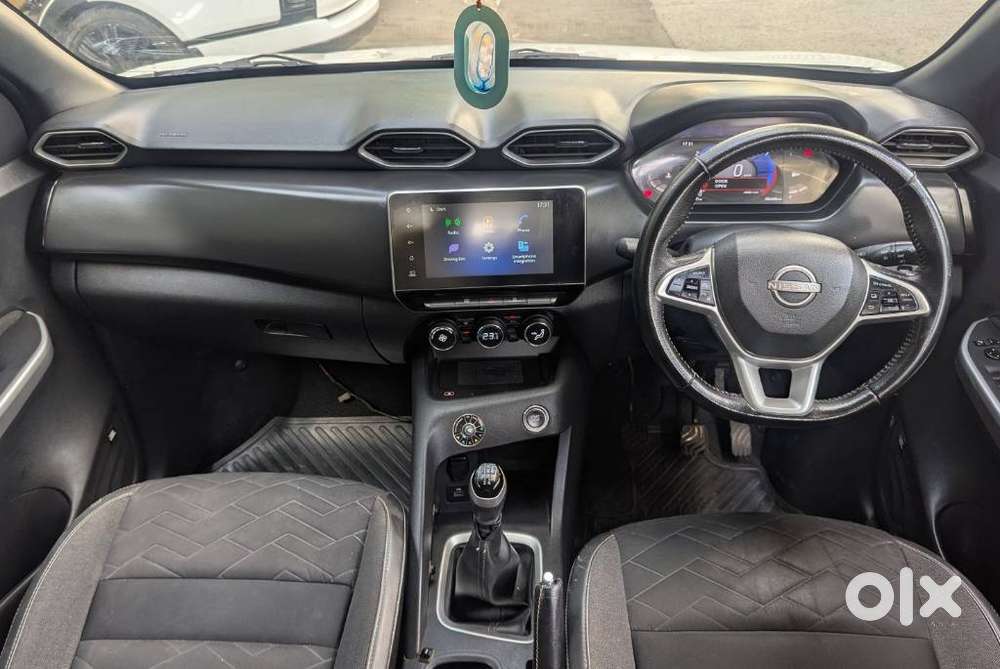 Nissan Magnite 1.0 Xv Premium Dual Tone, 2021, Petrol
