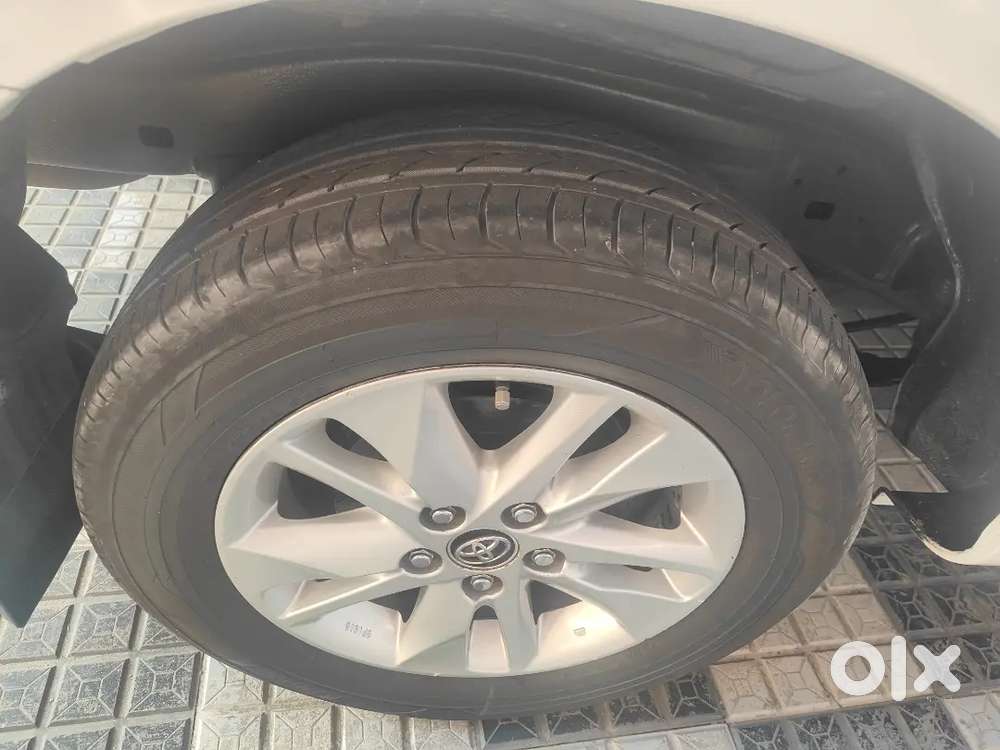 Toyota Innova Crysta 2.4 2017