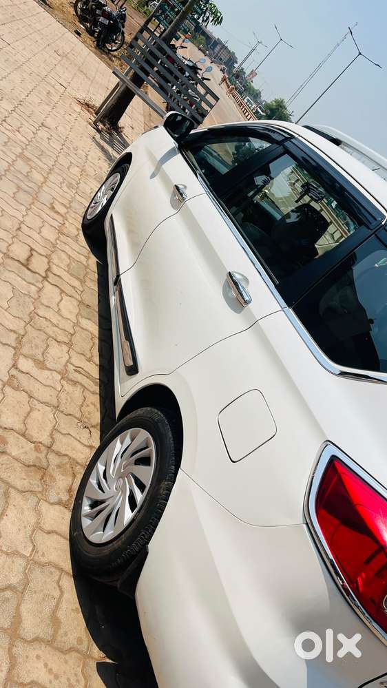 Maruti Suzuki Ertiga Vxi At Petrol, 2025
