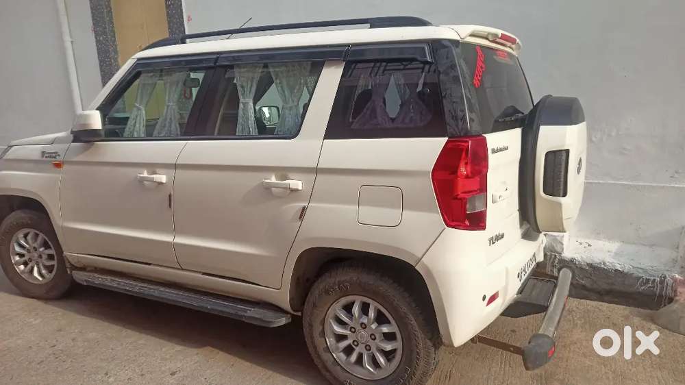 Mahindra Tuv 300 2017