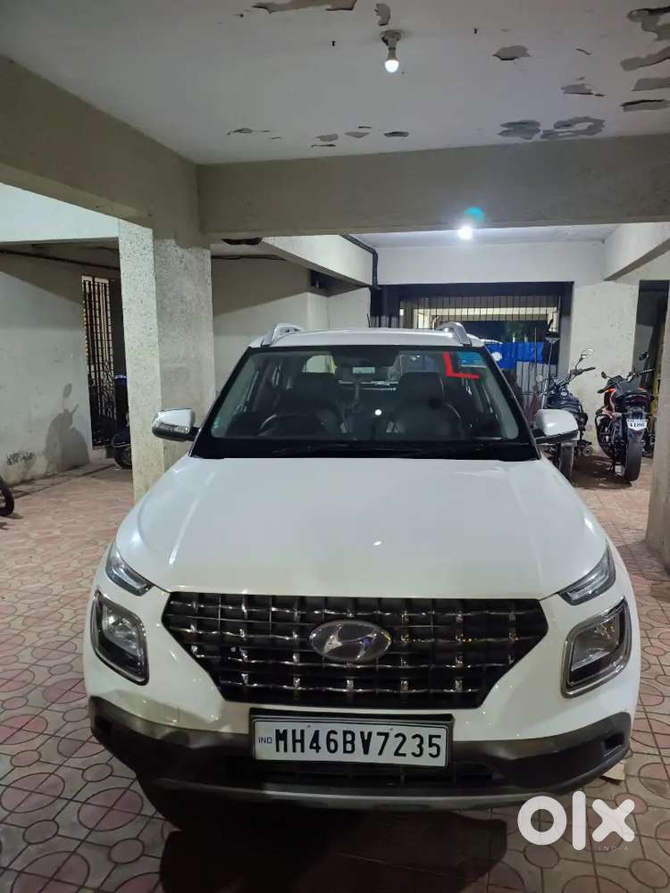 Hyundai Venue 2021 Petrol 30000 Km Driven