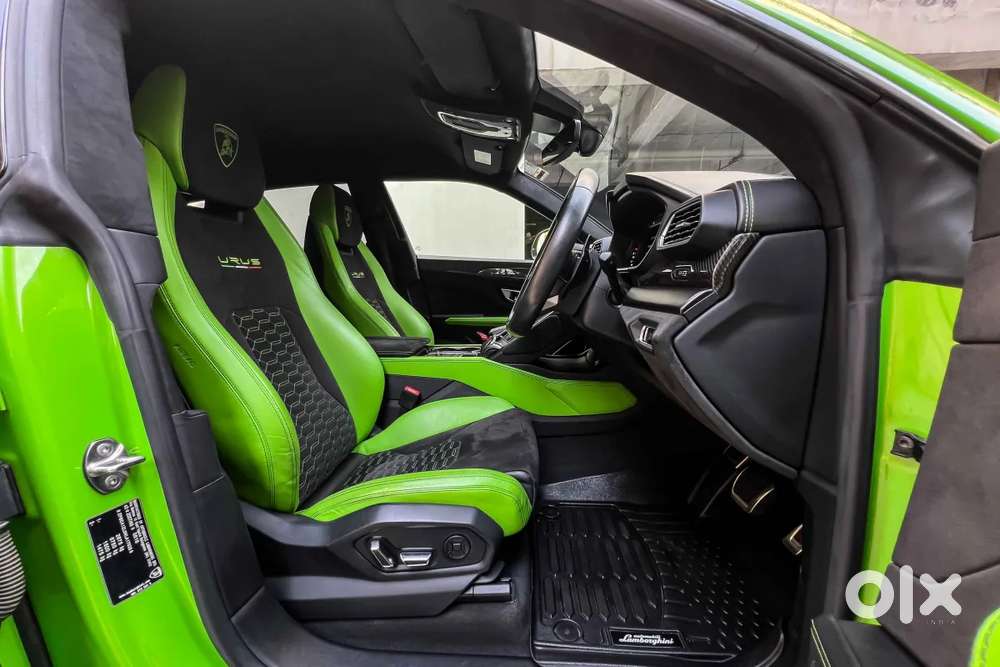 Lamborghini Urus, 2022, Petrol
