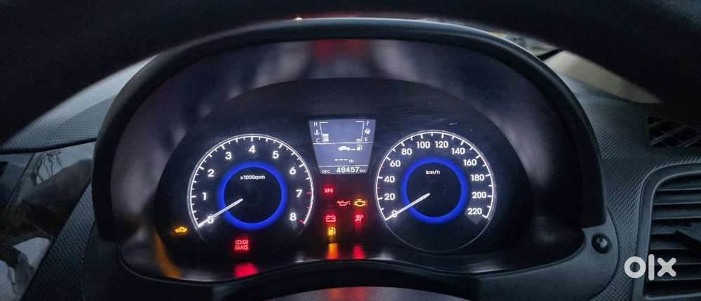 Hyundai Verna Fluidic 1.6 Vtvt Sx, 2014, Petrol