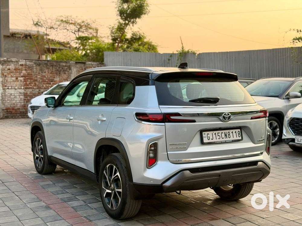 Toyota Urban Cruiser Hyryder 1.5 V Hybrid, 2023, Petrol