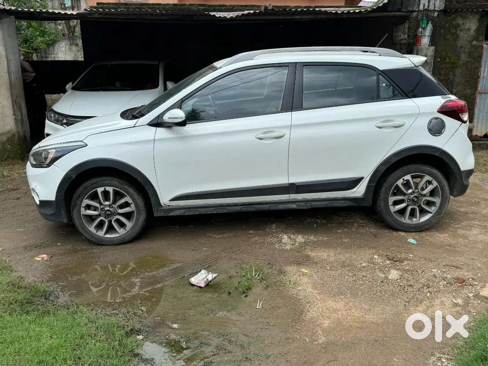 Hyundai I20 Active White  Well Maintained  Single Owner